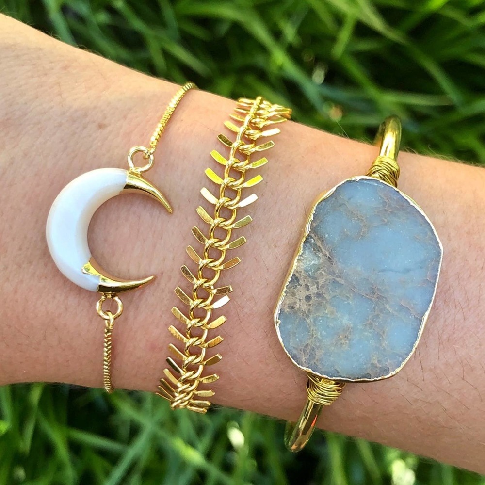 *Carme* Crescent Moon Carved Shell 14K Gold Boho Bracelet